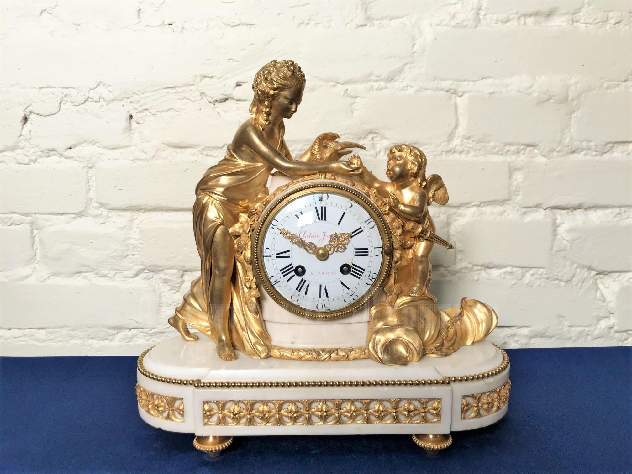 Каминные бронзовые часы Венера и Амур купить